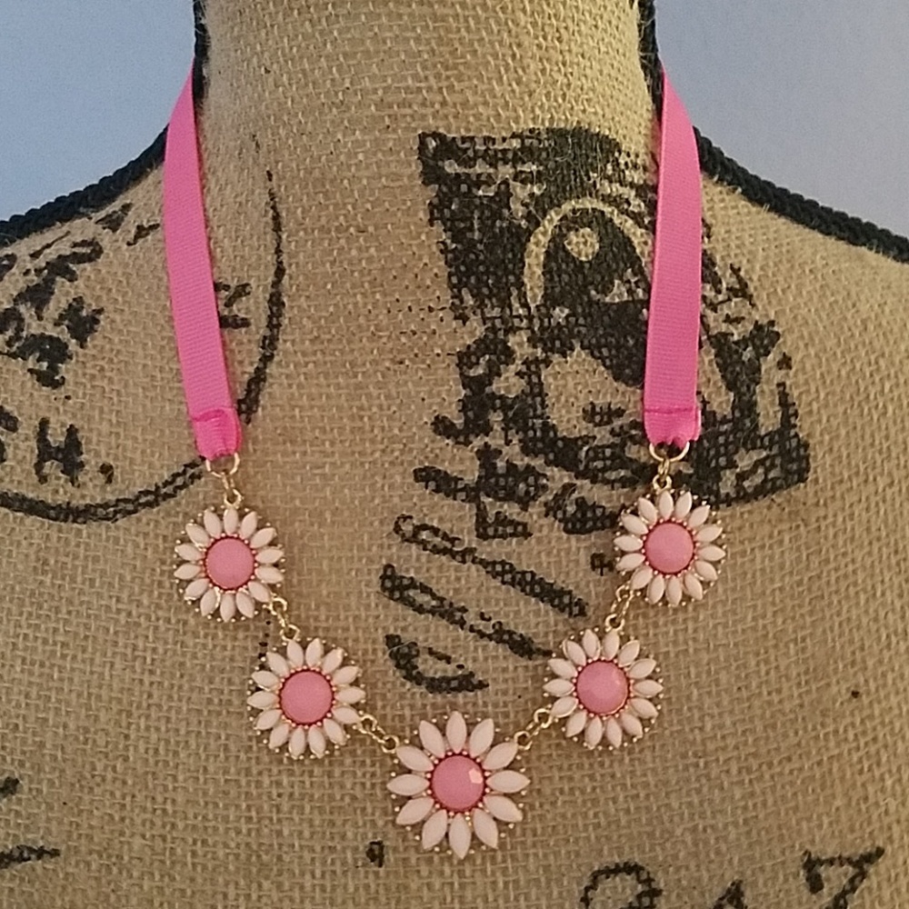 Girl's necklace